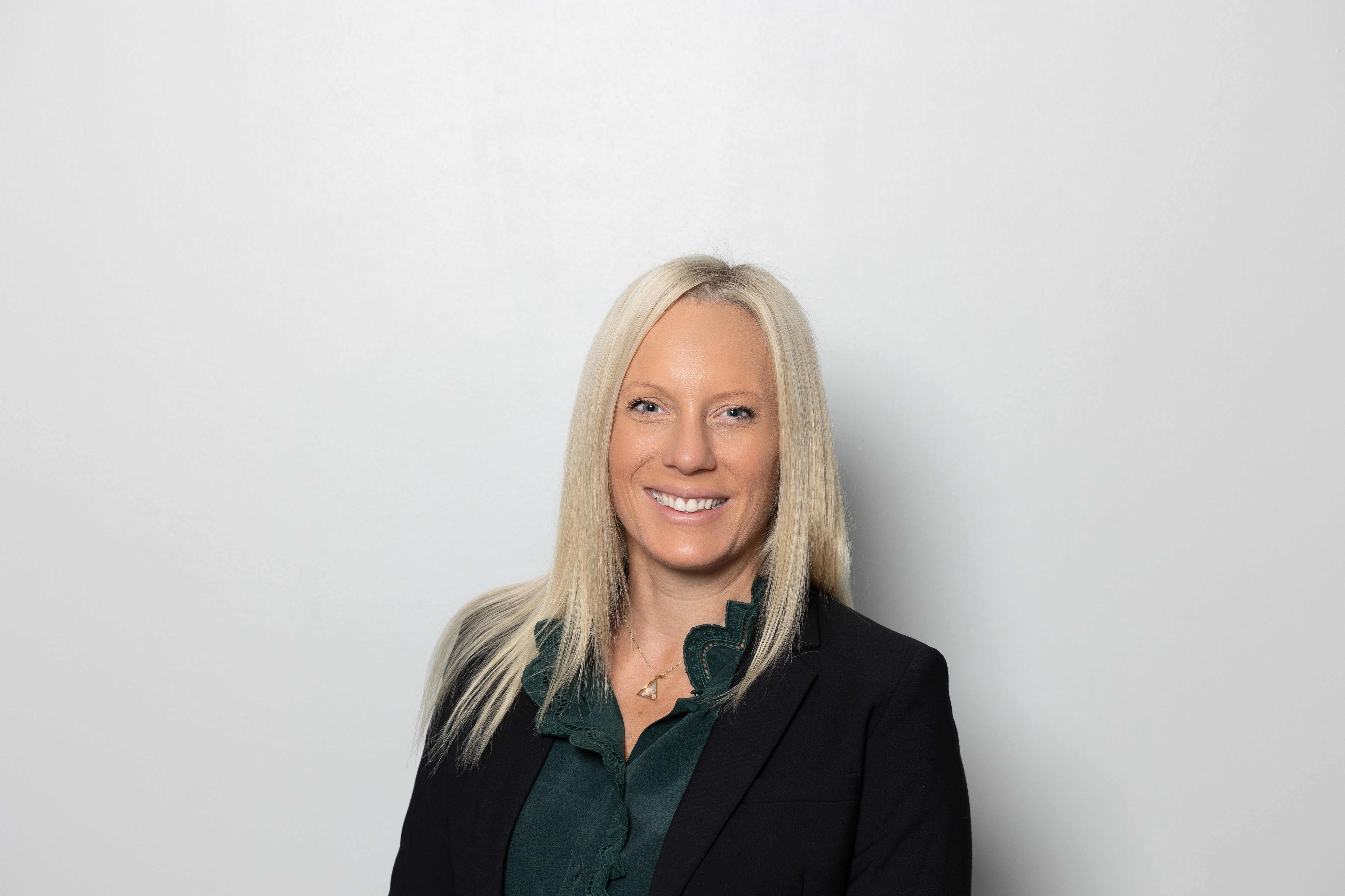 Headshot of Sarah Thompson