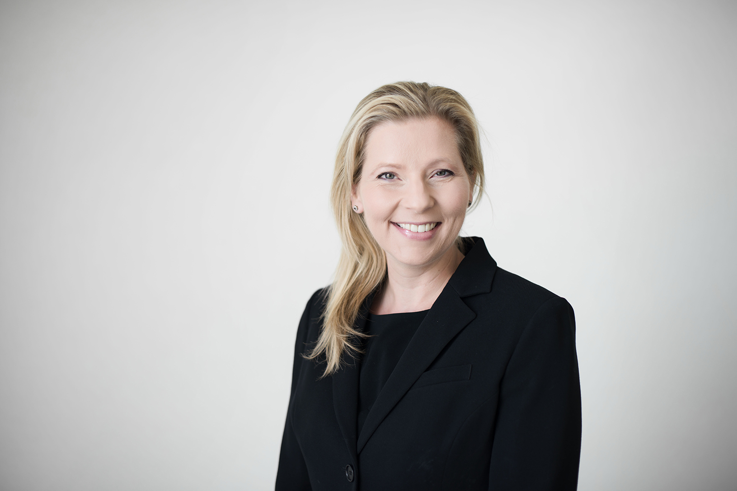 Headshot of Rachael Reynolds