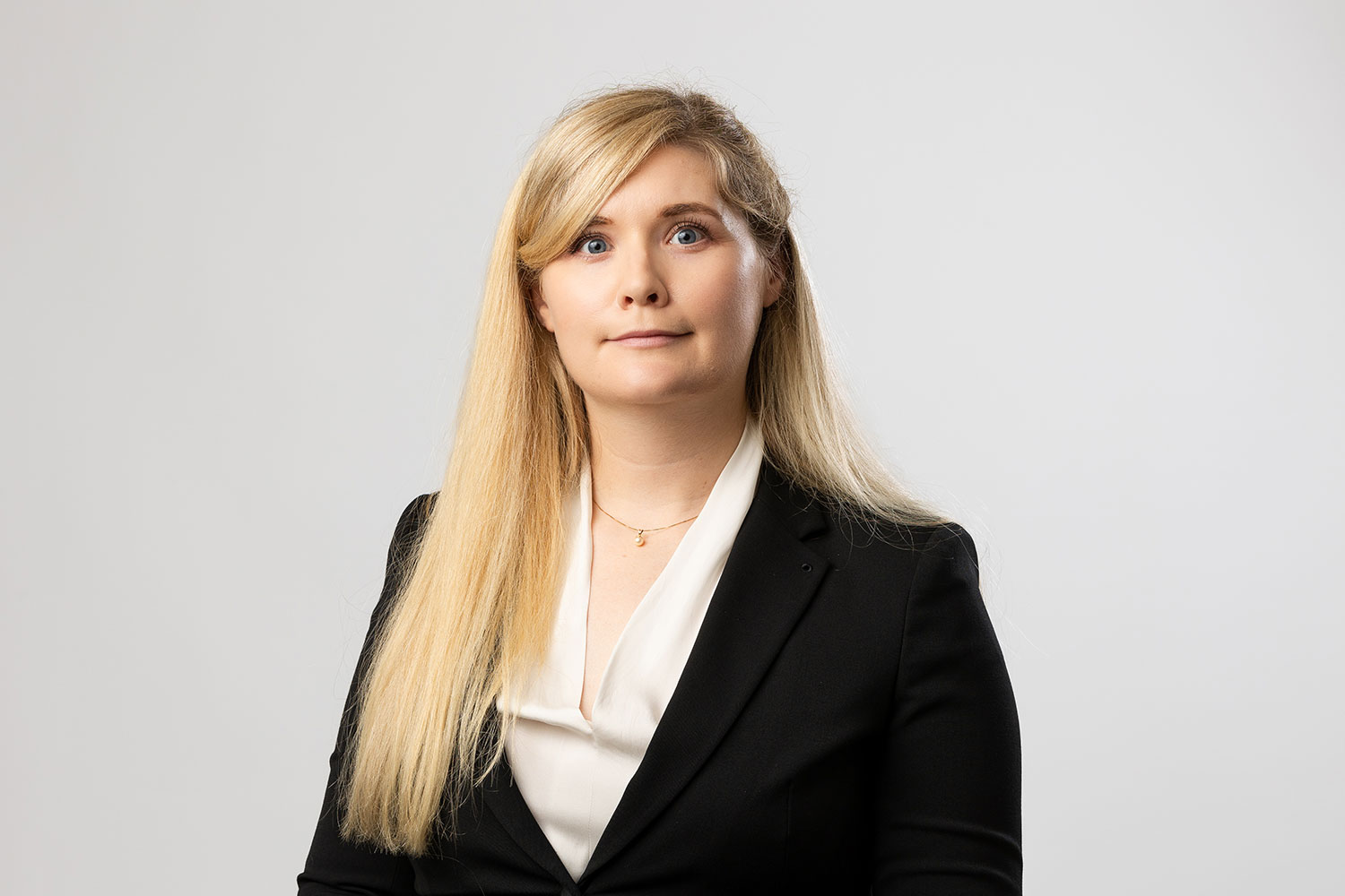 Headshot of Rebecca Findlay