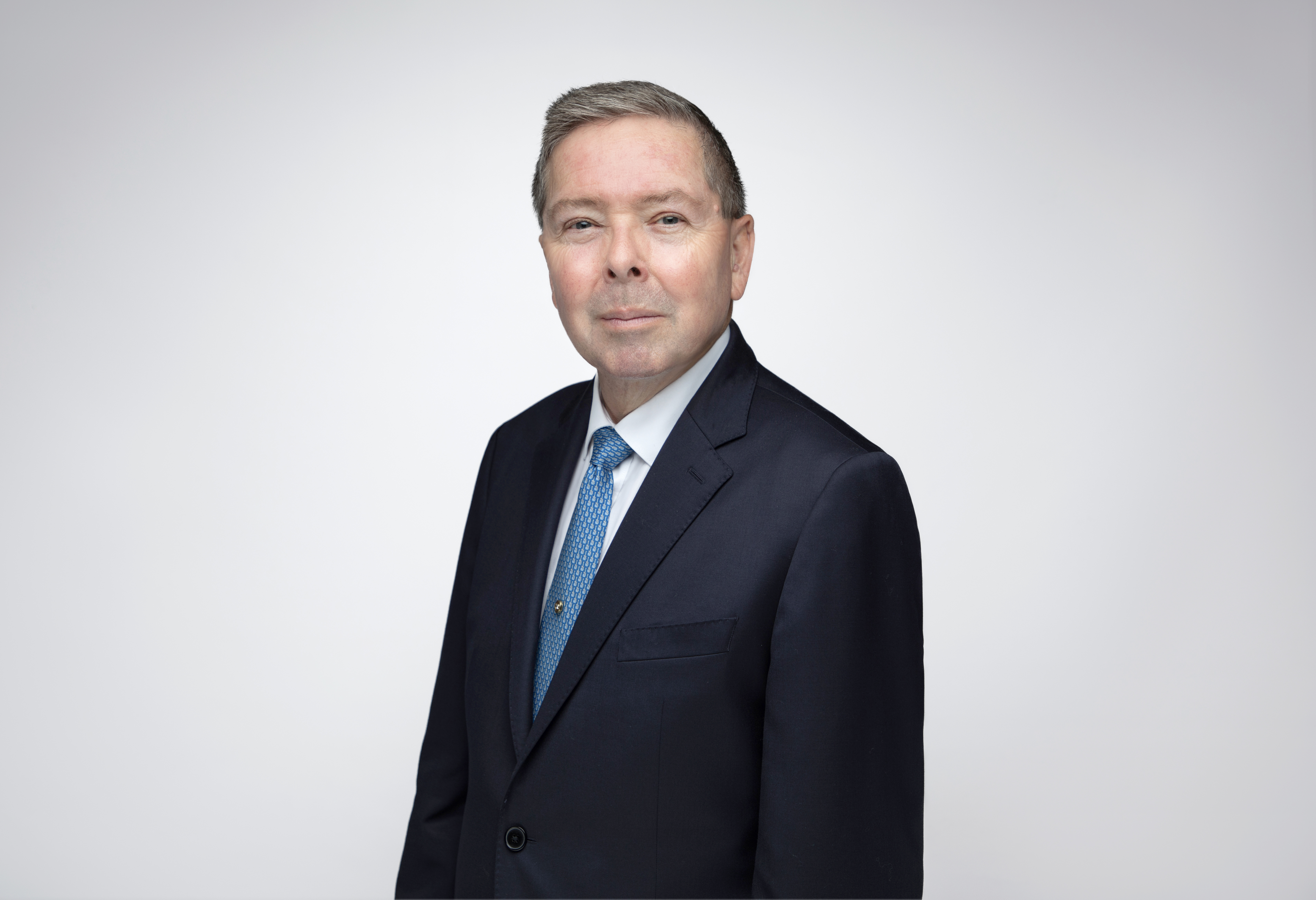 Headshot Simon Goldring