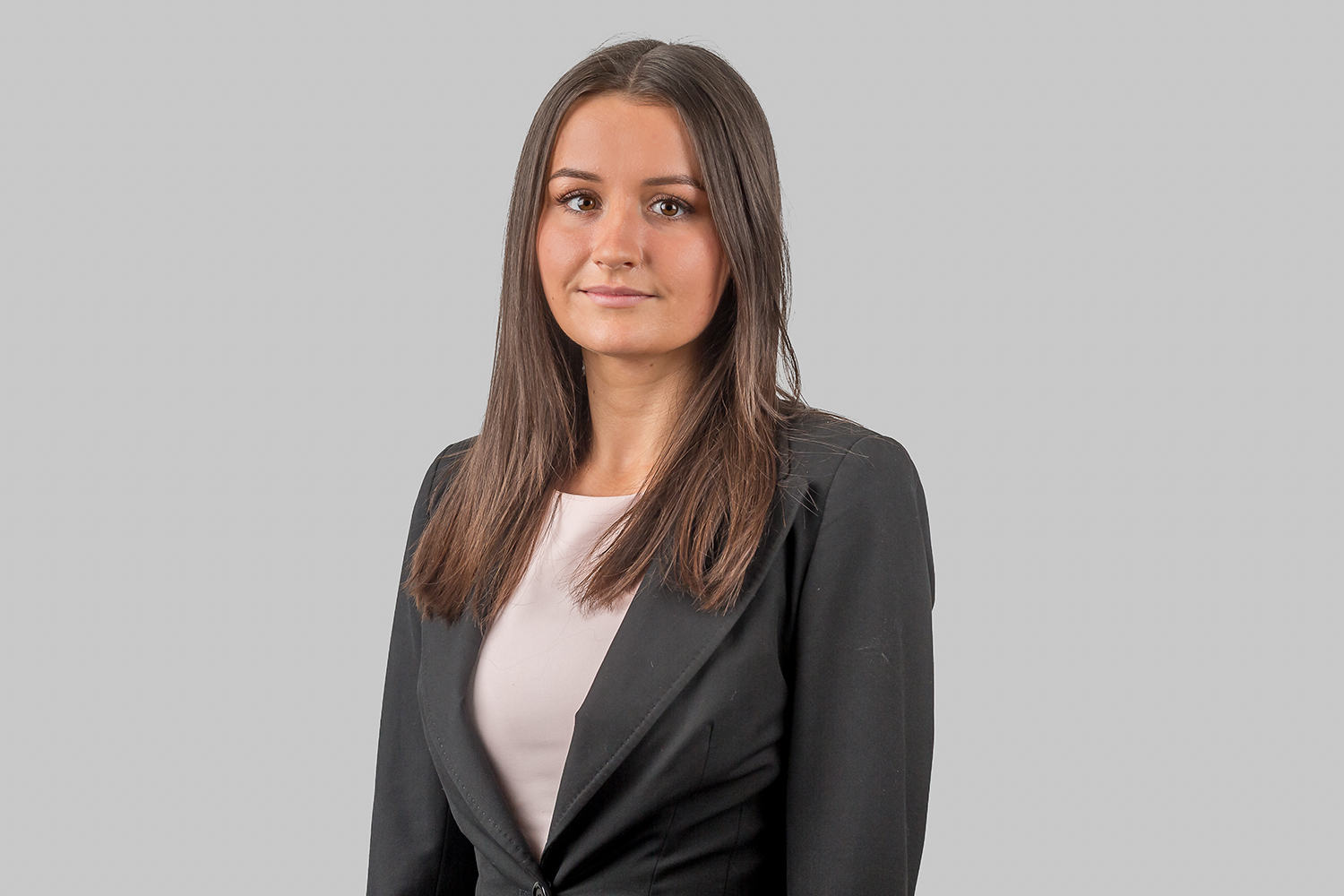 Headshot of Lucie Cole